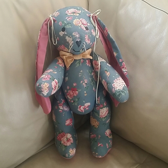 Stuffed Rabbit / Bunny made out of Material - Picture 5 of 5